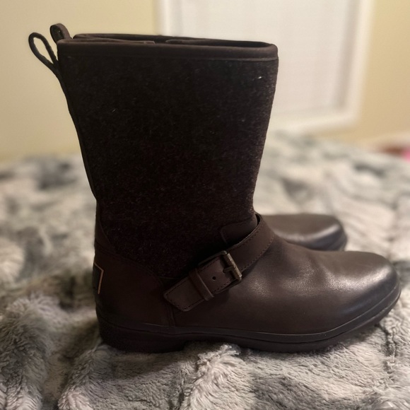 Ugg Winter Boots (Never Worn) - Picture 3 of 4